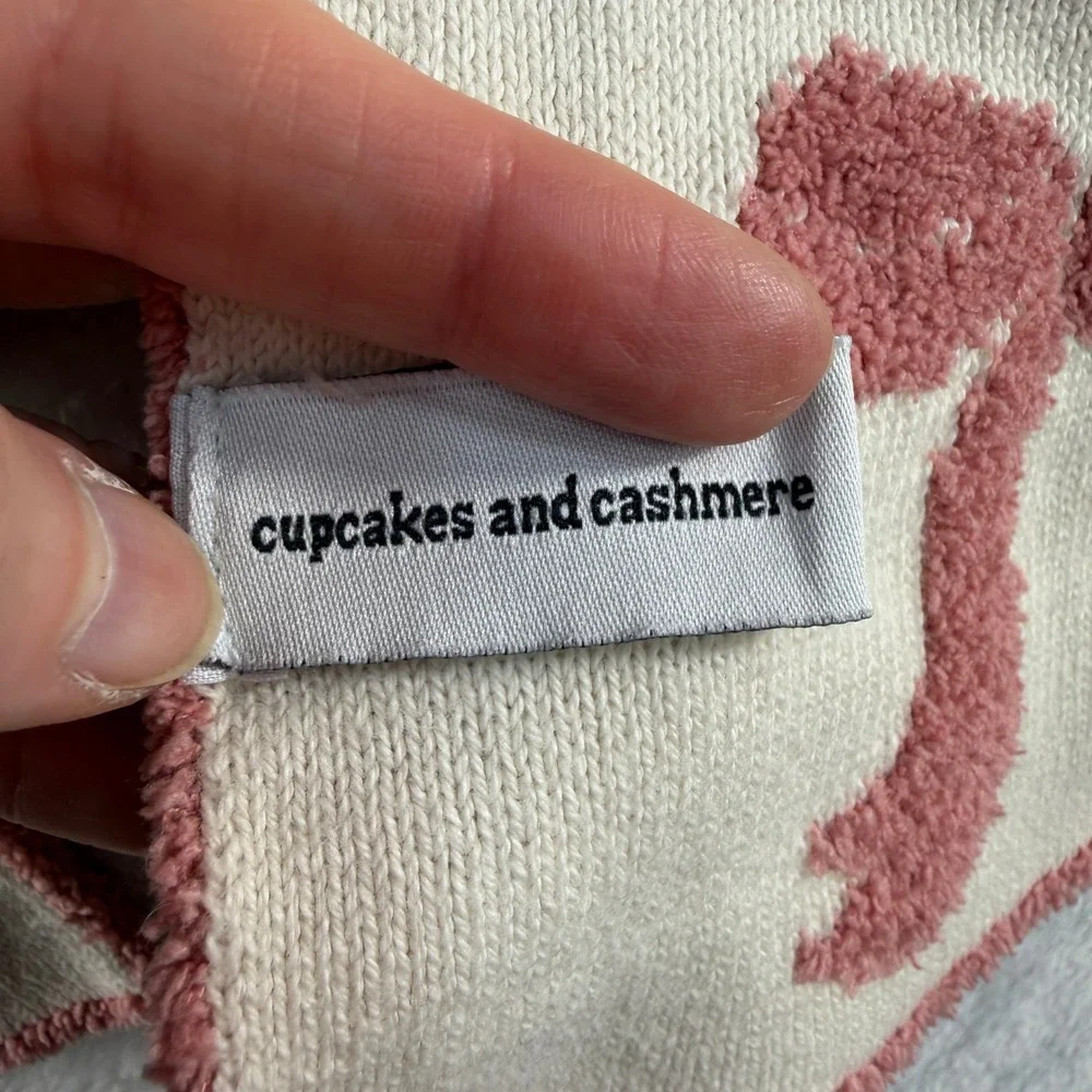 Cupcakes and Cashmere Hand Towels 2pc Reversible Bow Knit Pink Cream Plush Soft